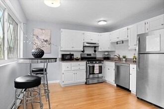 Building Photo - 4 Fernview Ave