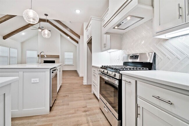 Building Photo - 30 Clevelys Ln