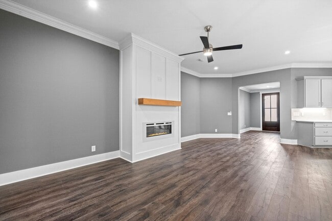 Building Photo - Pet Friendly in Sango!