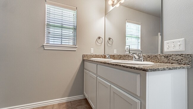 Building Photo - Jones - 261-263 Copper Oaks Dr