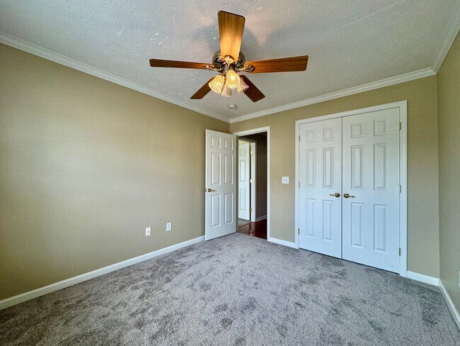 Building Photo - Harbour Pointe Condo
