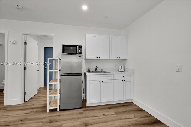 Building Photo - 6331 SW 62nd Terrace