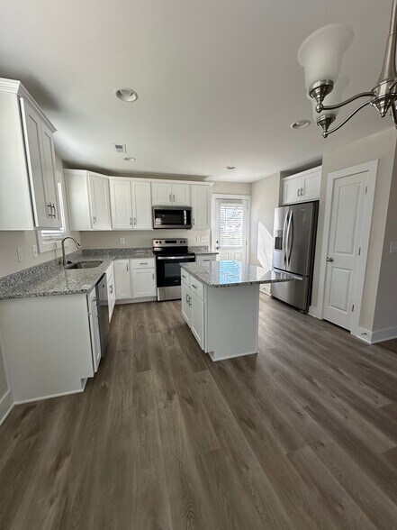 Building Photo - 802 Union St