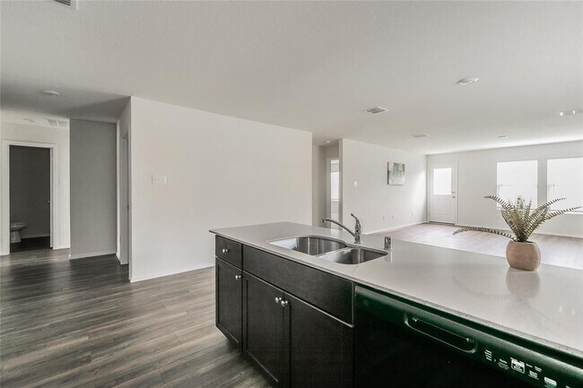 Building Photo - 1705 Avery Pointe Dr