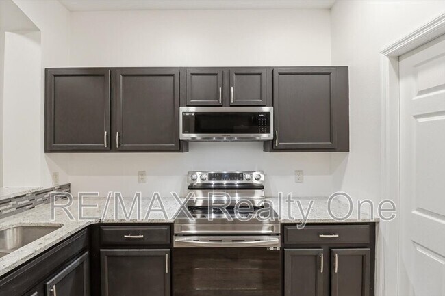 Building Photo - 1705 W Spring Meadow Loop