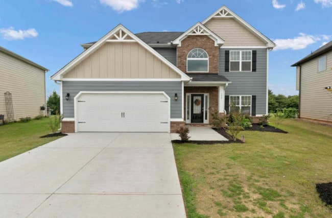 Primary Photo - Beautiful home in Powdersville