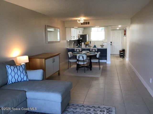 Building Photo - 300 Columbia Dr