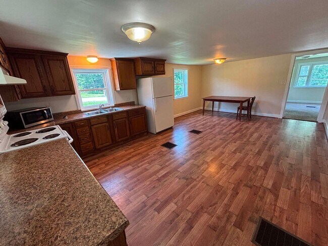Building Photo - Charming Rental in Honey Brook, PA
