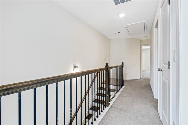 Building Photo - 776 Crestwell Cir