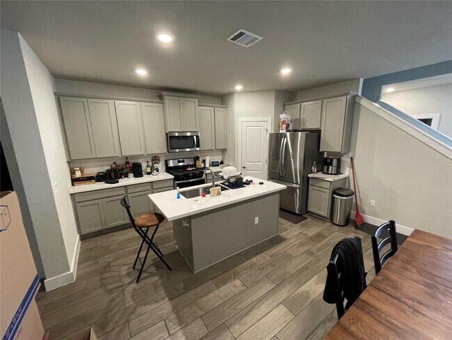 Building Photo - 8412 Cottage Rose Dr