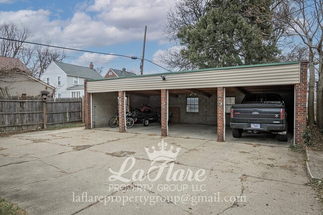 Building Photo - 1612 Berdan Ave