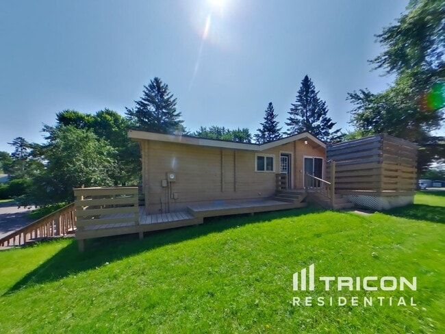 Building Photo - 3601 Christine Pl