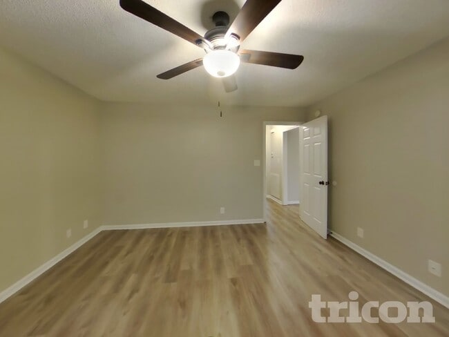 Building Photo - 3261 Tabby Dr