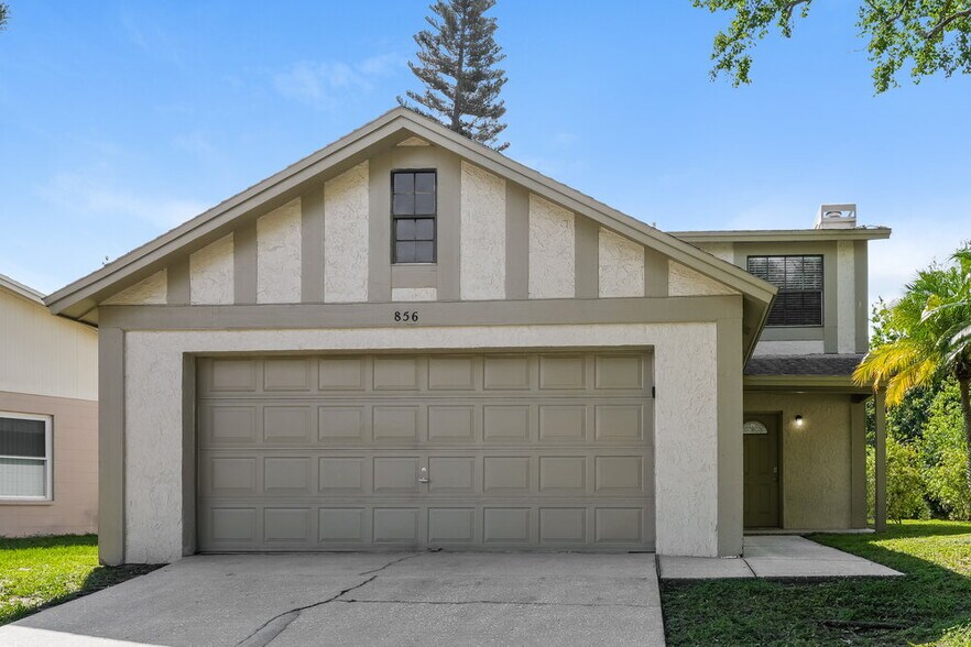 Primary Photo - 856 Buttercup Dr