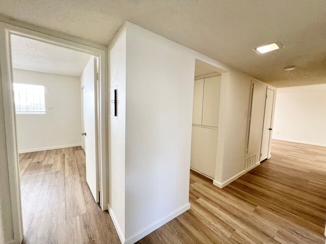 Building Photo - Beautiful First floor 3 bedroom Rose Park ...