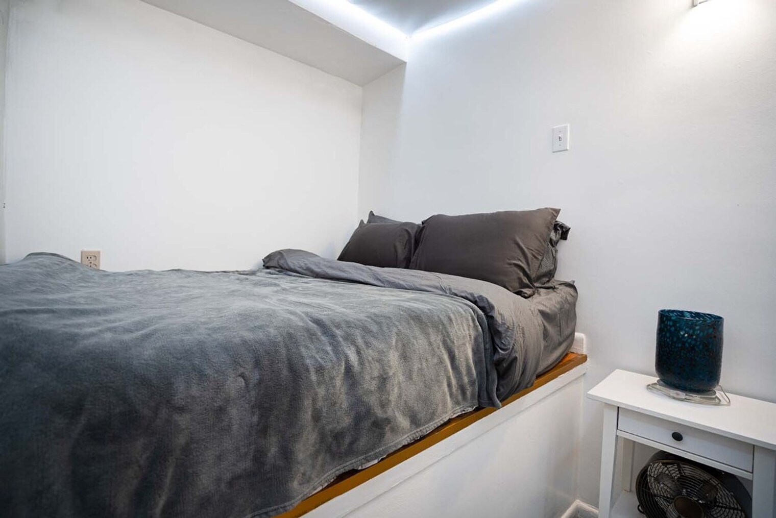 Building Photo - 328 E 74th St