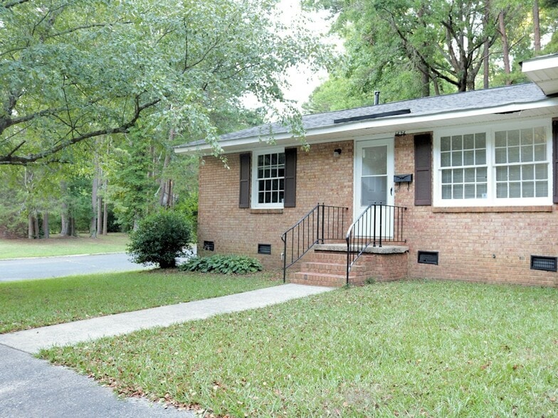 Building Photo - 4626 Highlake Dr