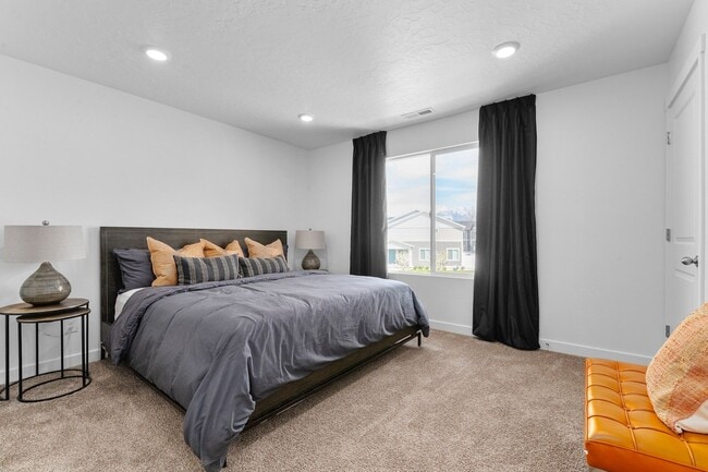 Building Photo - Charming Townhome in Provo, UT  $500 gift card if rented, Pets upon approval