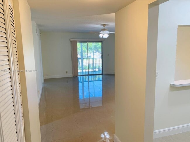 Building Photo - 251 S Cypress Rd