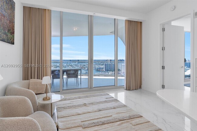 Building Photo - 16901 Collins Ave