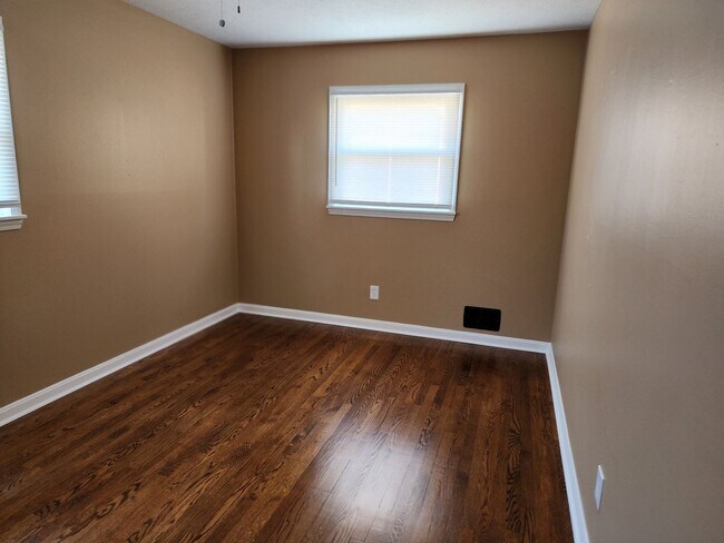 Building Photo - 4306 Shady Villa Dr