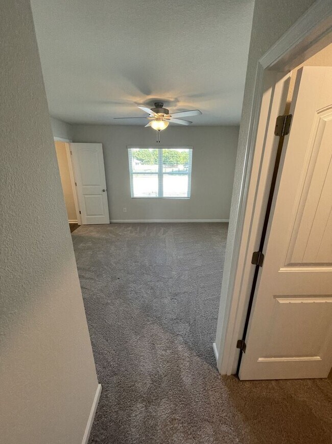 Building Photo - 3 Bd 2.5 Ba Townhome