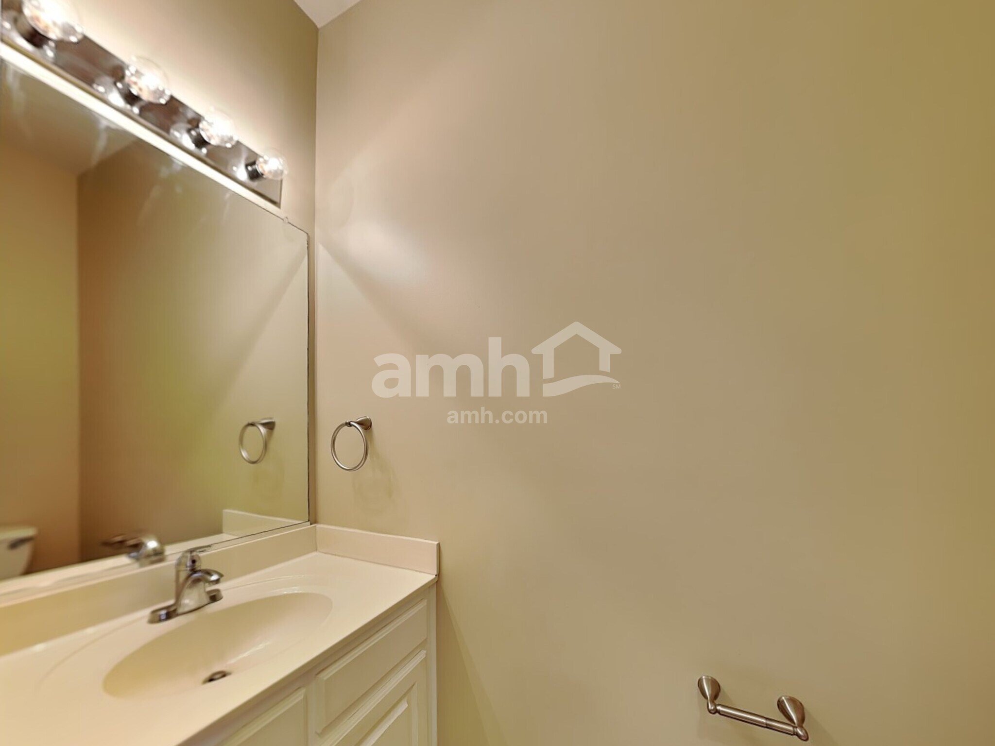 Building Photo - 3915 Red Hill Ct