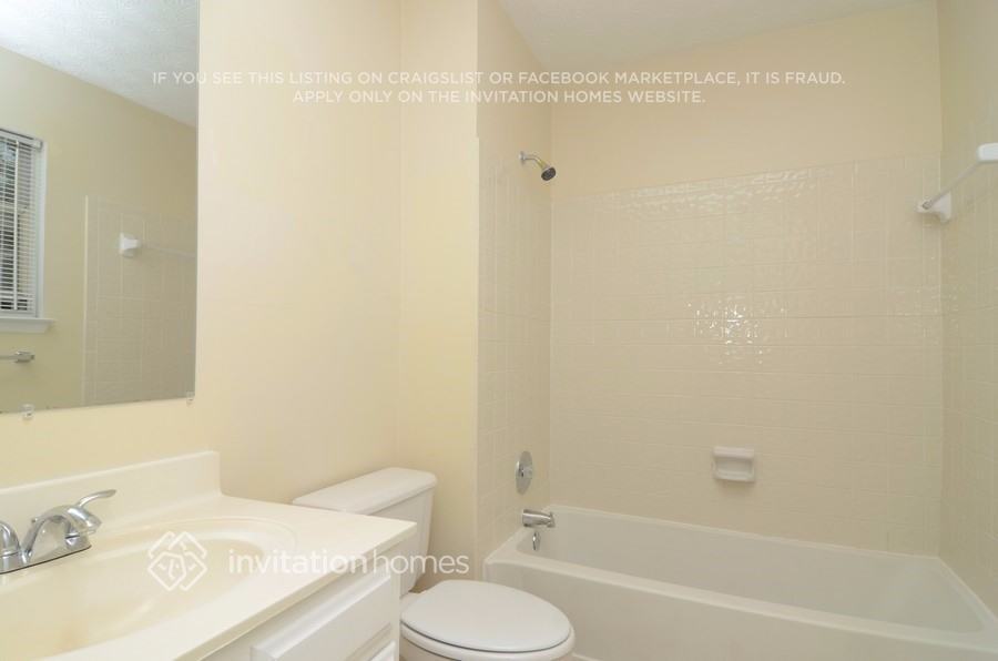 Building Photo - 1060 Heatherwood Ct