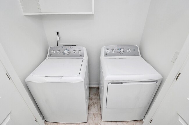 Building Photo - 707 Hoke Ln