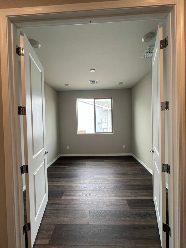 Building Photo - Brand New Home In Pronghorn Ranch!