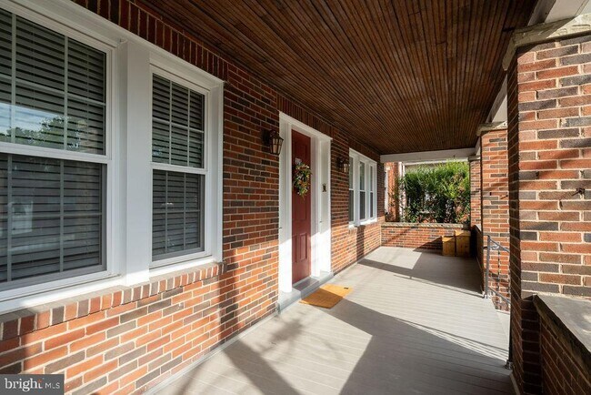 Building Photo - 315 Frederick St