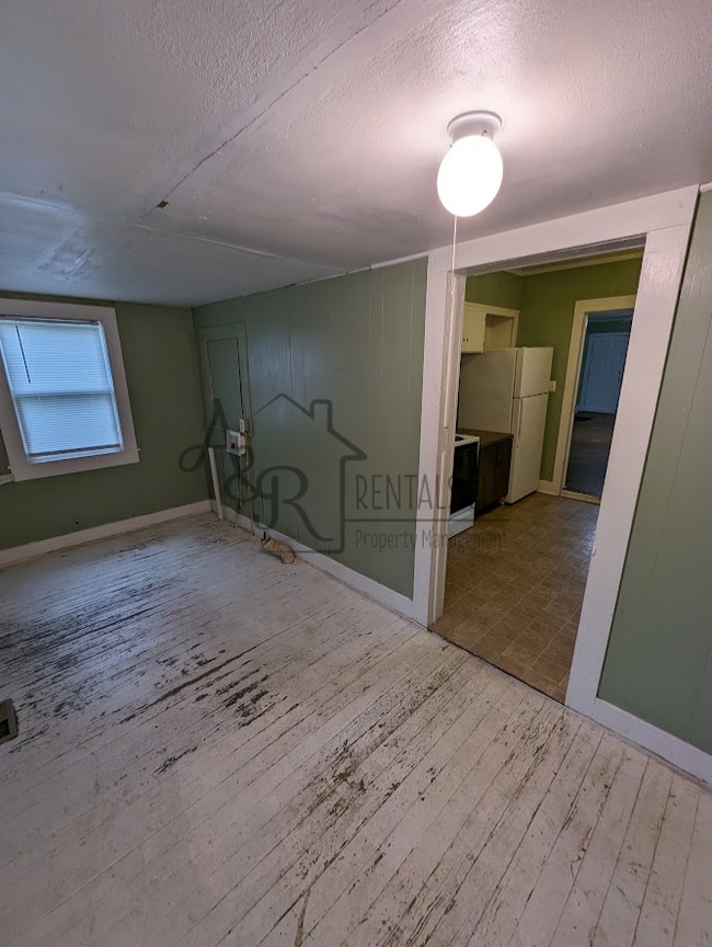 Building Photo - 438 E 23rd St