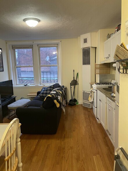 Building Photo - 151 Endicott St