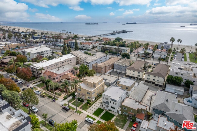 Building Photo - 3626 E 1st St