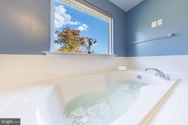 Building Photo - 9402 Pep Rally Ln