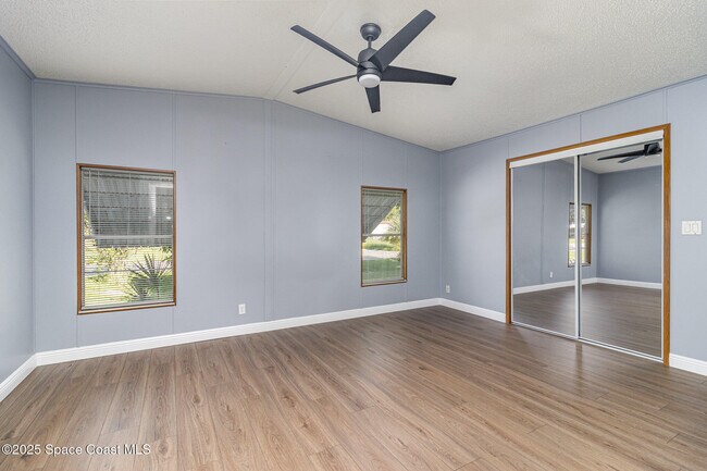 Building Photo - 4755 Cambridge Dr