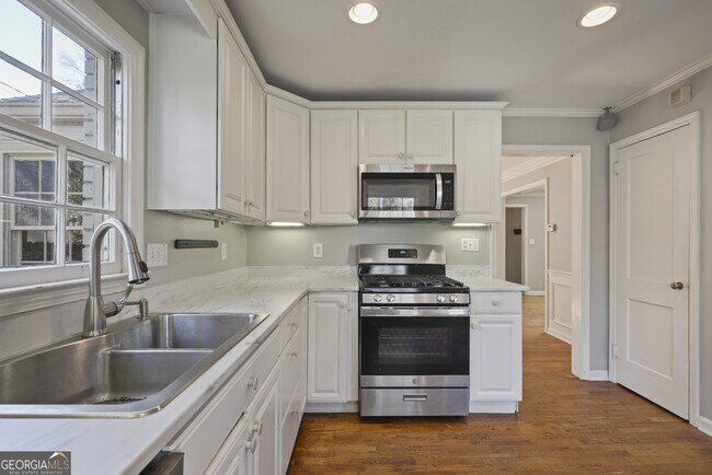 Building Photo - 849 Kipling Dr NW