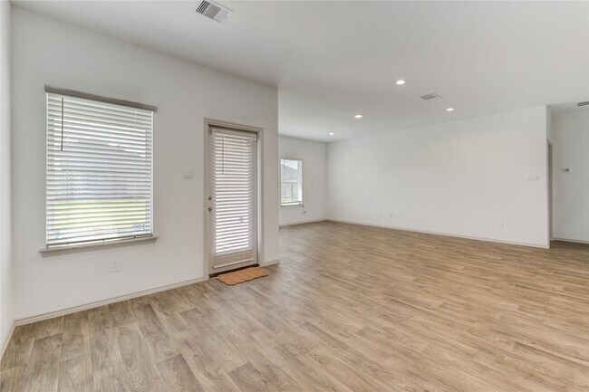 Building Photo - 7319 Sunset Crk Dr