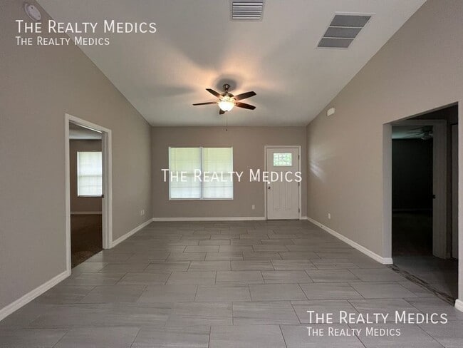Building Photo - 5805 NW 60th Terrace