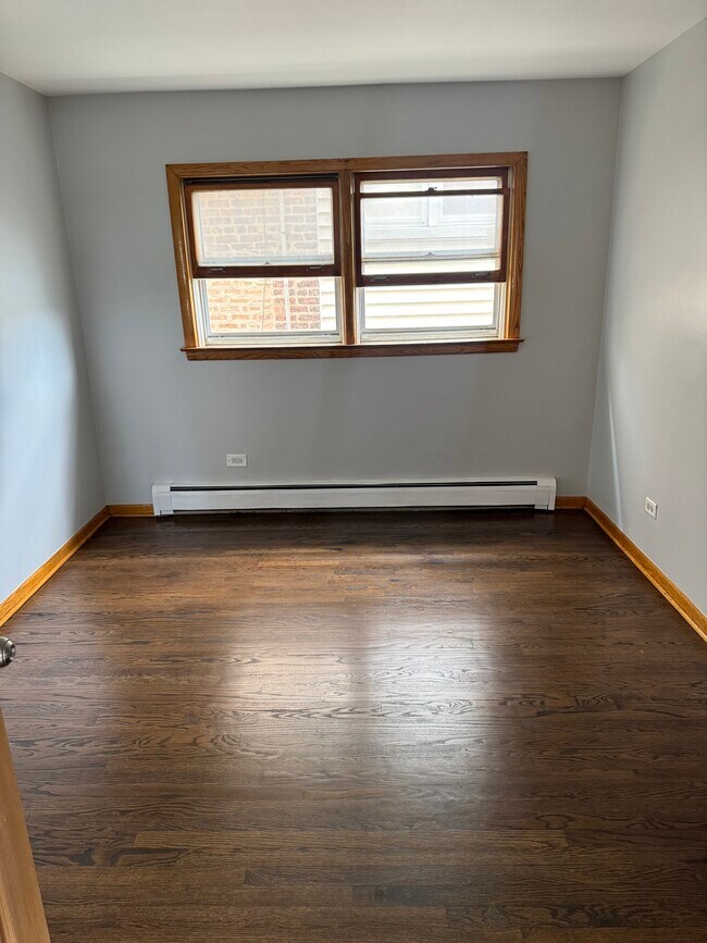 2nd bedroom - 2714 N Mason Ave