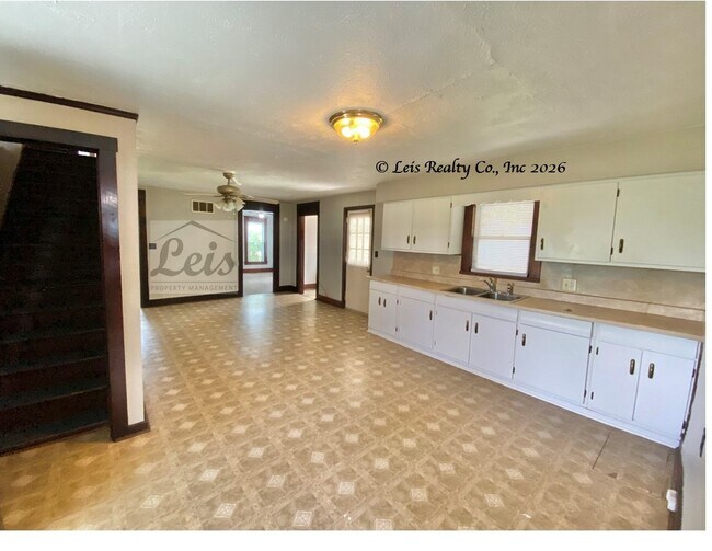 Building Photo - 2837 OH-47