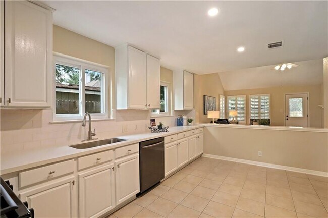 Building Photo - 1806 Paradise Ridge Dr