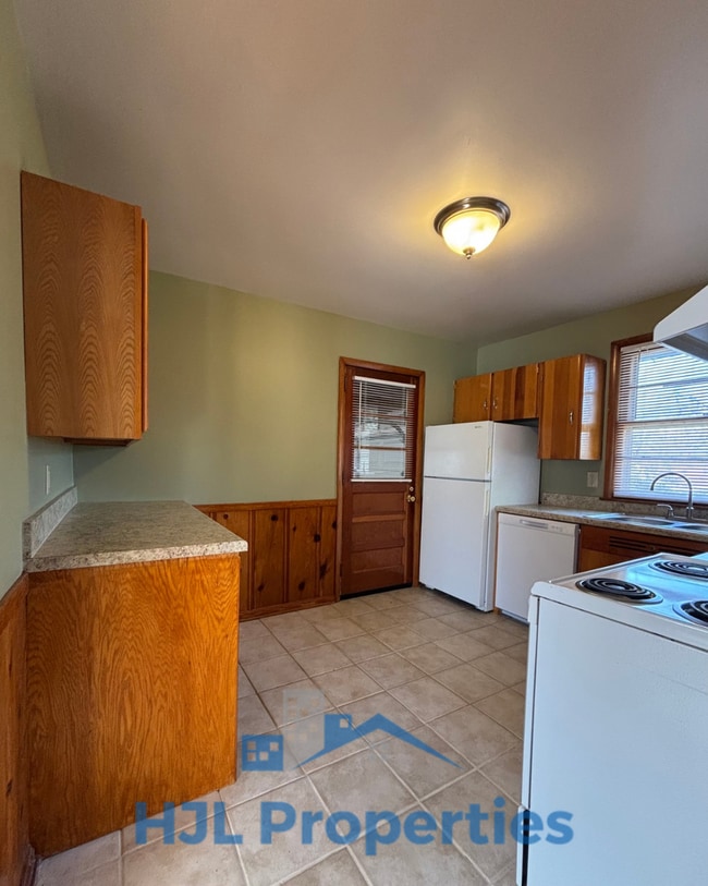 Building Photo - Gorgeous Donelson Ranch Home!