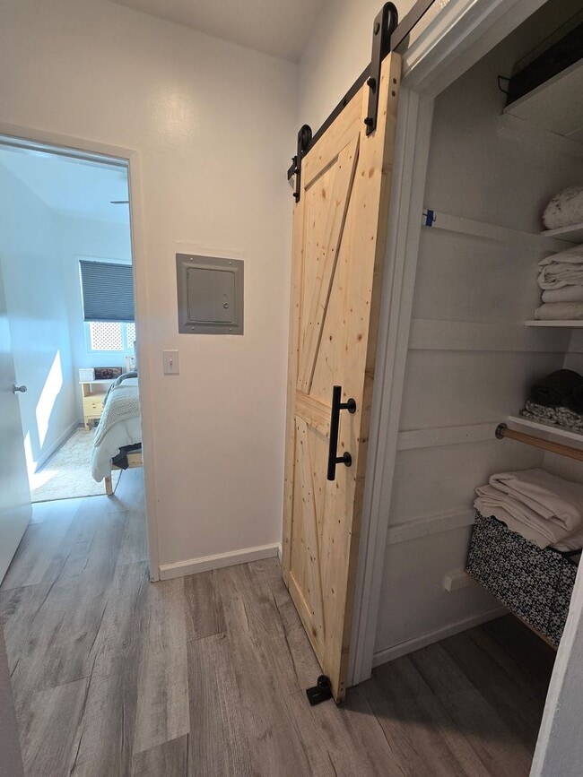 Building Photo - Fully furnished, modern ADU with fully-equipped kitchen shared garden.