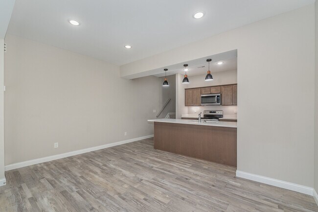 Building Photo - 2017 Terrace Ct