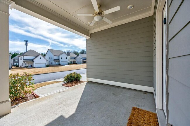 Building Photo - 1020 River Park Dr