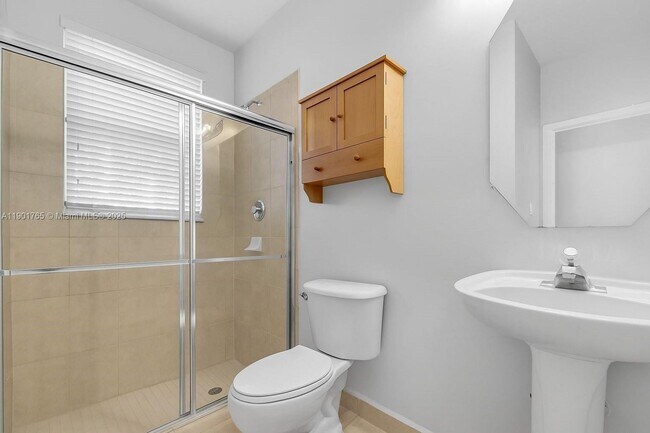 Building Photo - 6425 SW 164th Ave