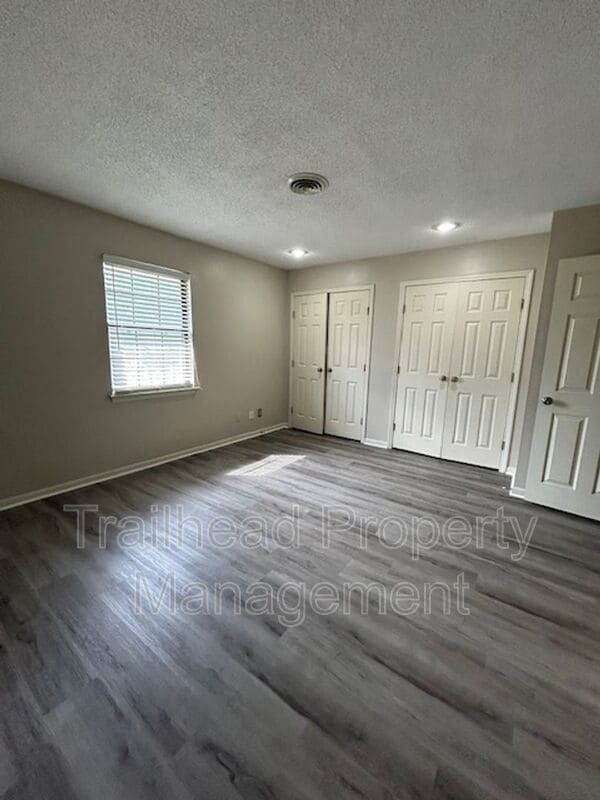 Building Photo - 7037 N Fisk Ct
