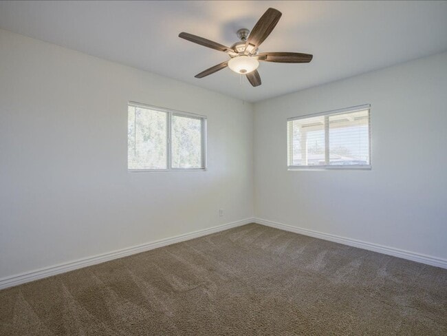 Building Photo - Modern Living!  3 bedroom, 2 Bath!    Mother-in-Law Suite In Back for Rent as well!