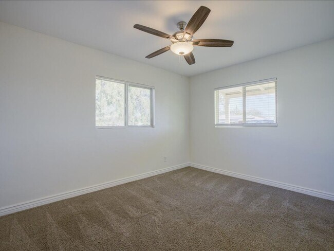 Building Photo - Modern Living with Private Mother-in-Law Suite!